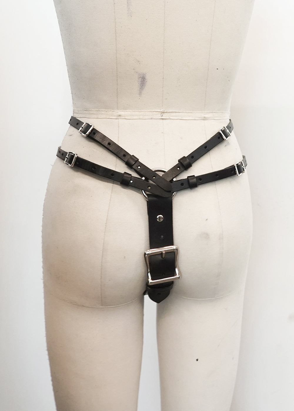 SAMPLE H29 - Z-String Choker Thong - M